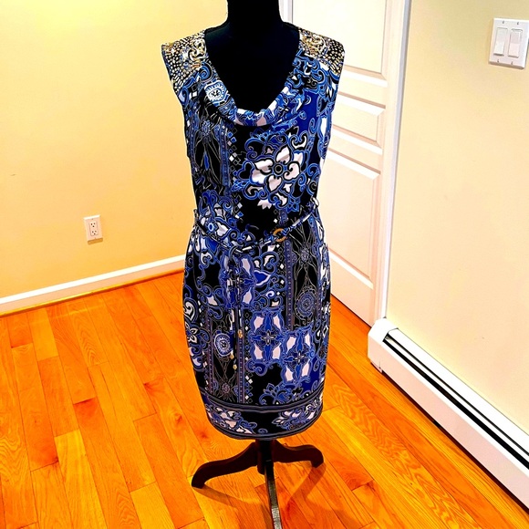 Cache elegant dress with beaded shoulders and nice belt size L  timeless piece - Picture 1 of 15